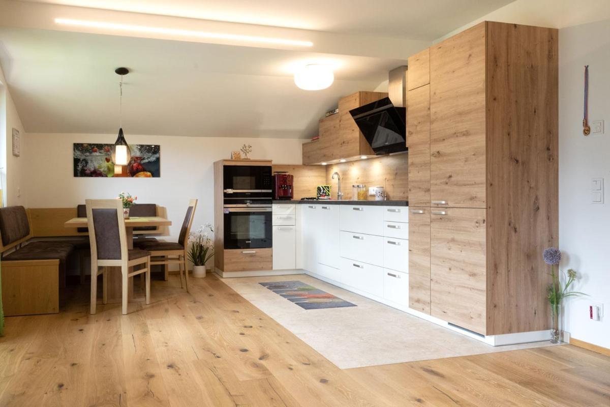 Ferien Am Sonnberg Lägenhet Unken Exteriör bild